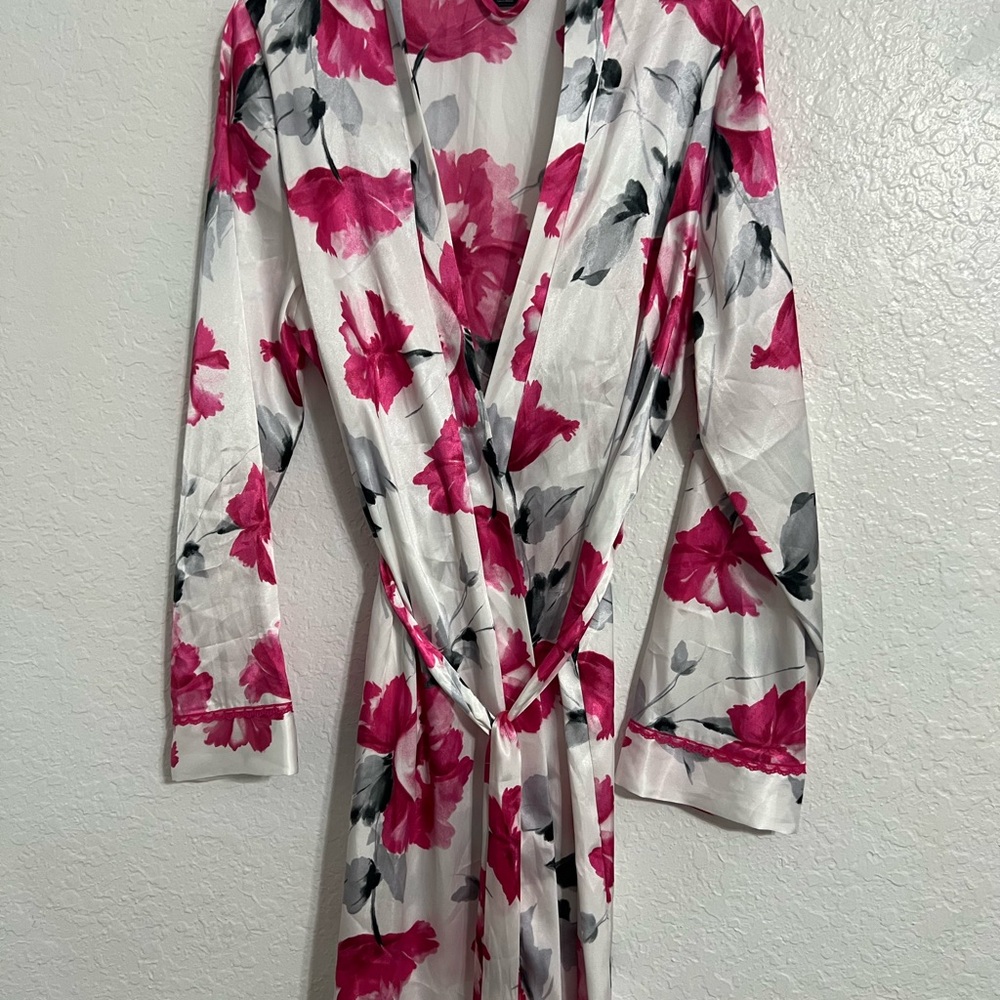 Apt 9 Intimate  Womens Size M Wrap Robe Floral Long Sleeve Soft Tie NWOT #198